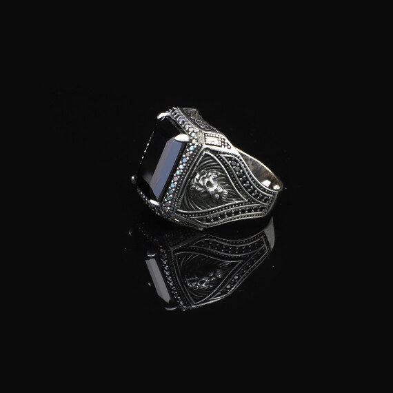  925 Sterling Silver Men's Black Onyx Lion Ring - 